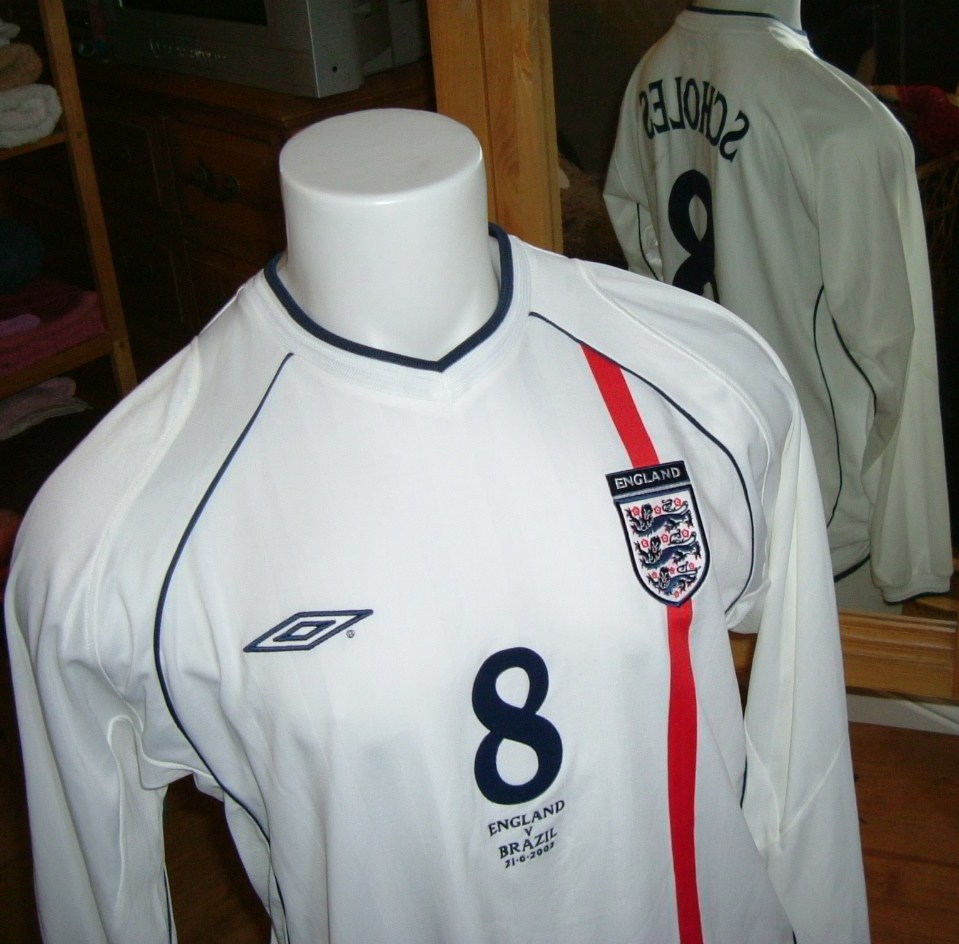 England's Home Uniform 2001 to 2002